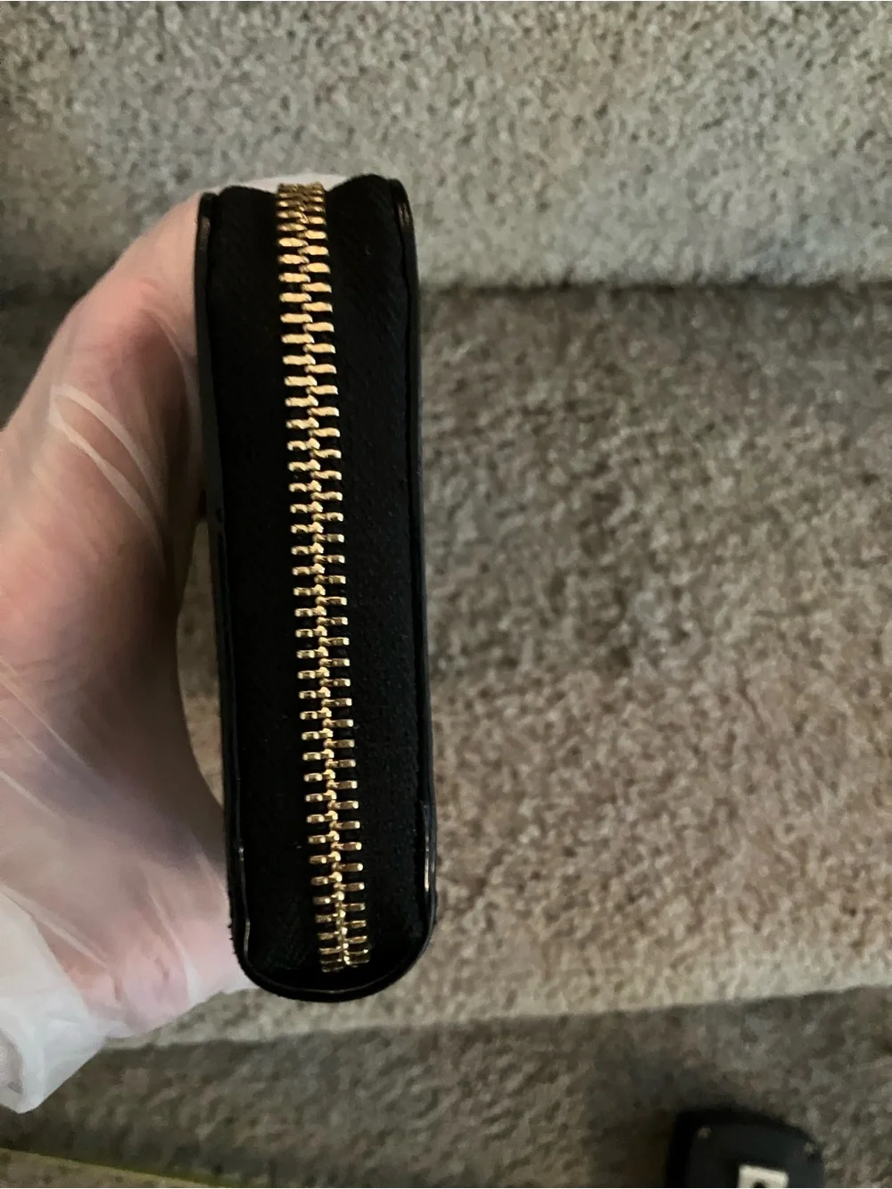 EXCELLENT CONDITION! KATE SPADE CEDAR STREET “TALK IS CHIC” ZIP AROUND WRISTLET